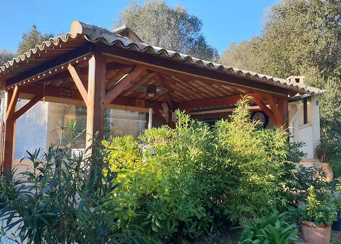 A Vigna Vecchia D'hotes Bed & Breakfast 4*